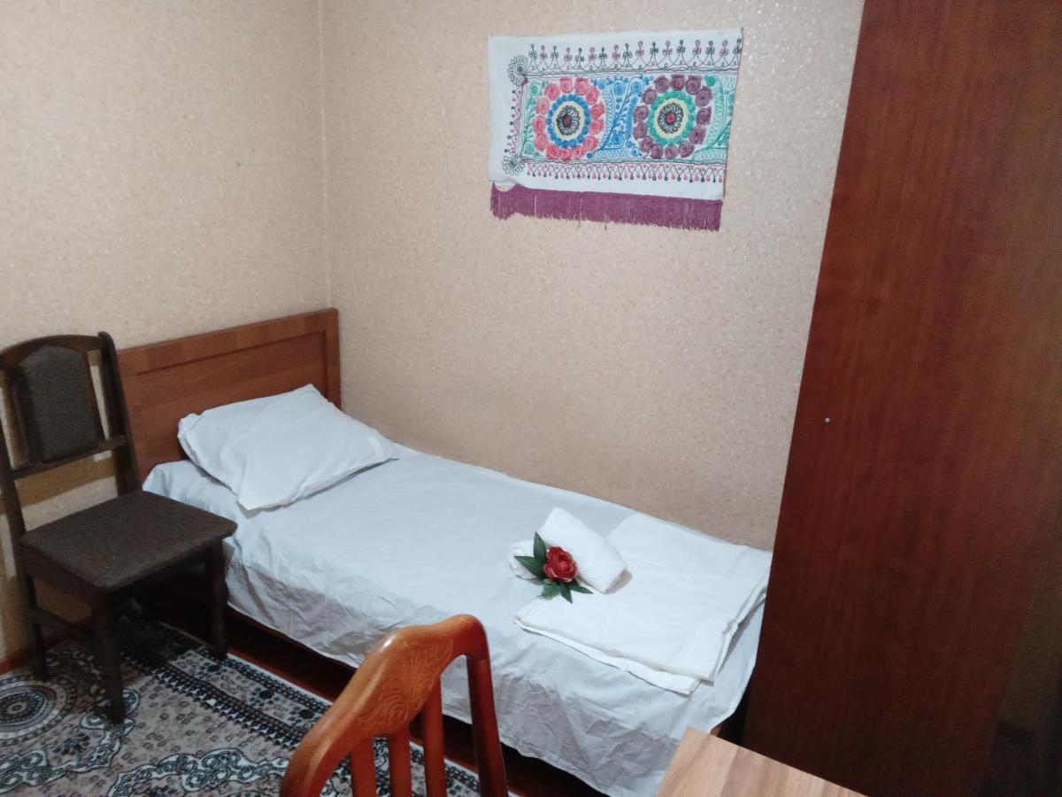 Sayfi Guesthouse Douchanbé Extérieur photo